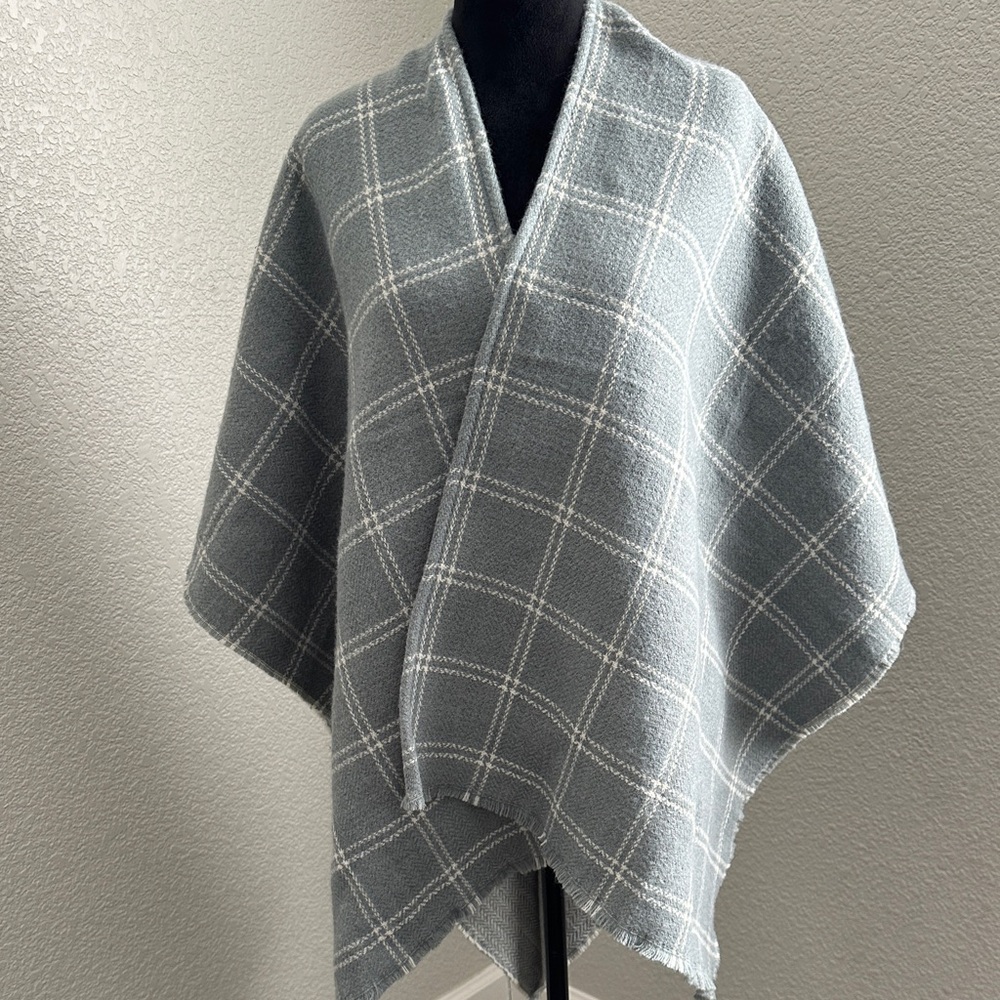 Ralph Lauren Gray Plaid Wool Wrap Scarf